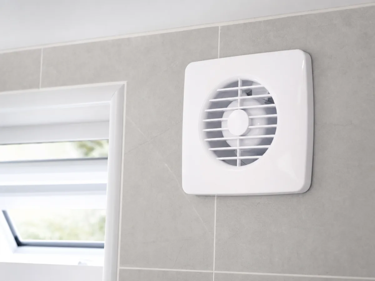 Extractor fan installation